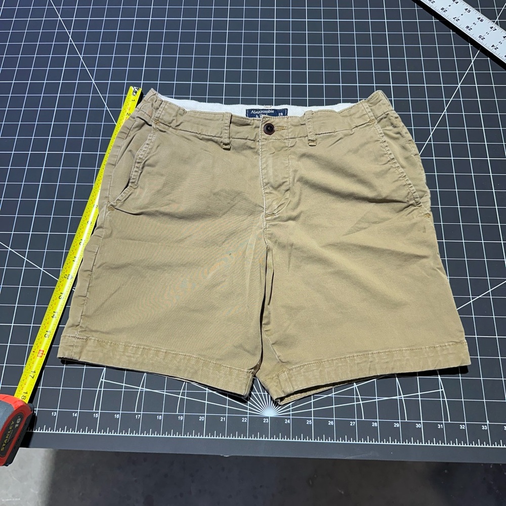 Abercrombie & Fitch Men's Khaki Flat Front Shorts